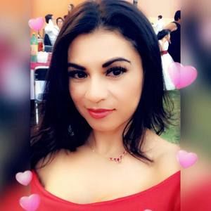 Meet your Posher, Claudia